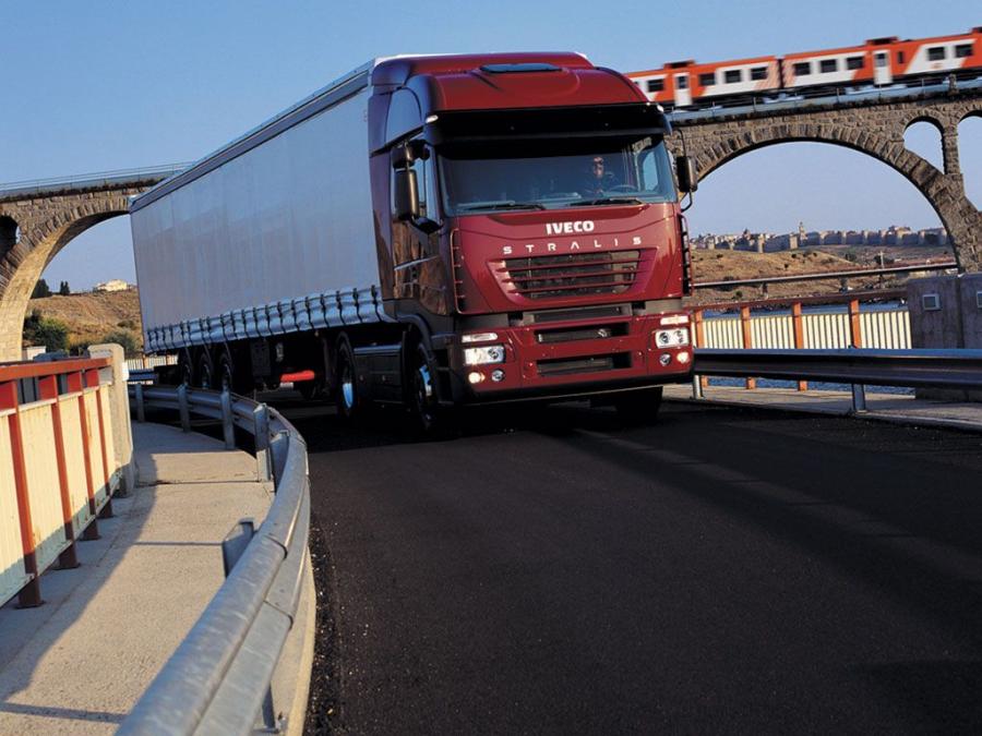  Iveco Stralis 2002 года  (фото 7 из 19)